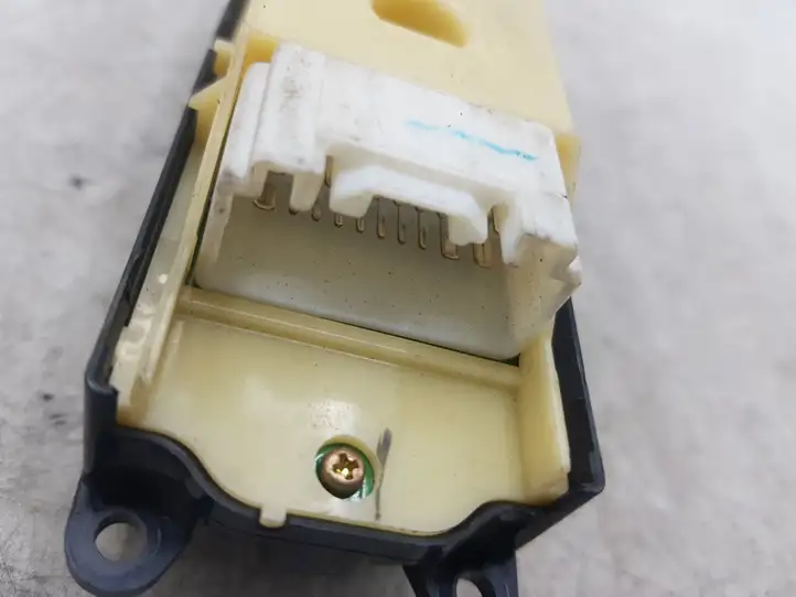 Toyota Corolla Verso AR10 (2004 - 2009) 8404044030 Блок кнопок стеклоподъемников — фото 3