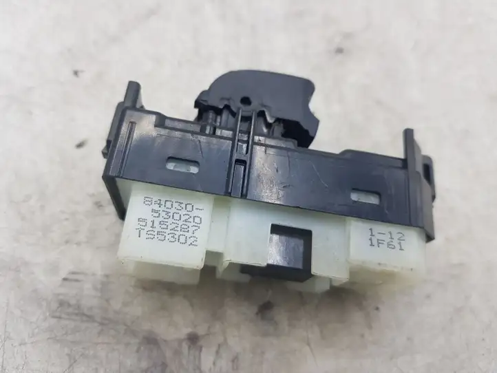 Toyota Corolla Verso AR10 (2004 - 2009) 8403053020 Блок кнопок стеклоподъемников — фото 1