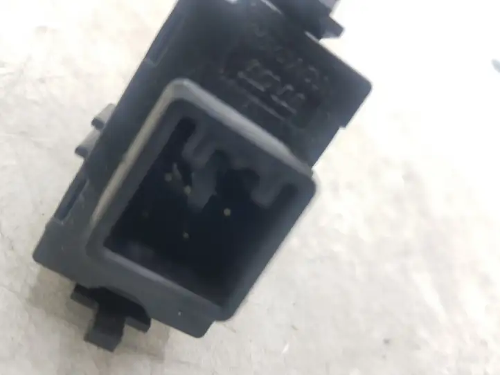 Toyota Corolla Verso AR10 (2004 - 2009) 07181A319A06 Блок кнопок стеклоподъемников — фото 3