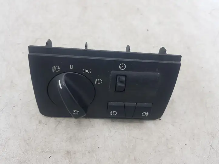 BMW 5 E60 E61 (2004 - 2010) 6909775 Включатель фонарей — фото 1