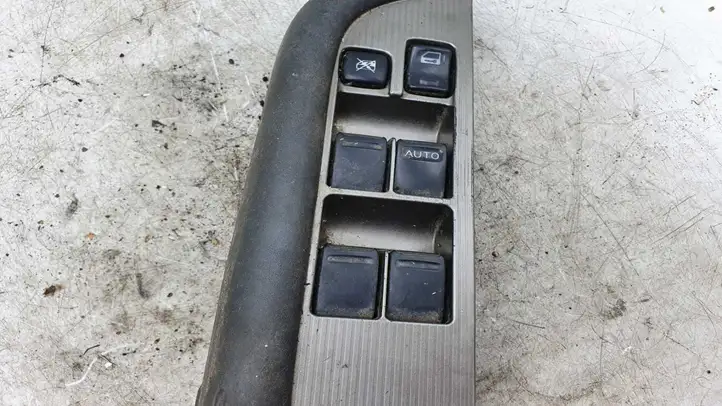 Nissan X-Trail T30 (2001 - 2007)  8049488H300 Кнопка стеклоподъемников