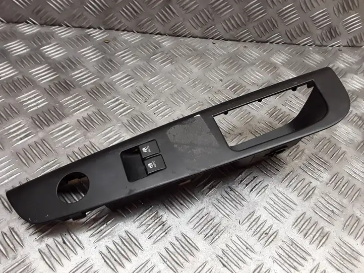 Kia Ceed (2006 - 2010) 369493 Кнопка стеклоподъемников — фото 1
