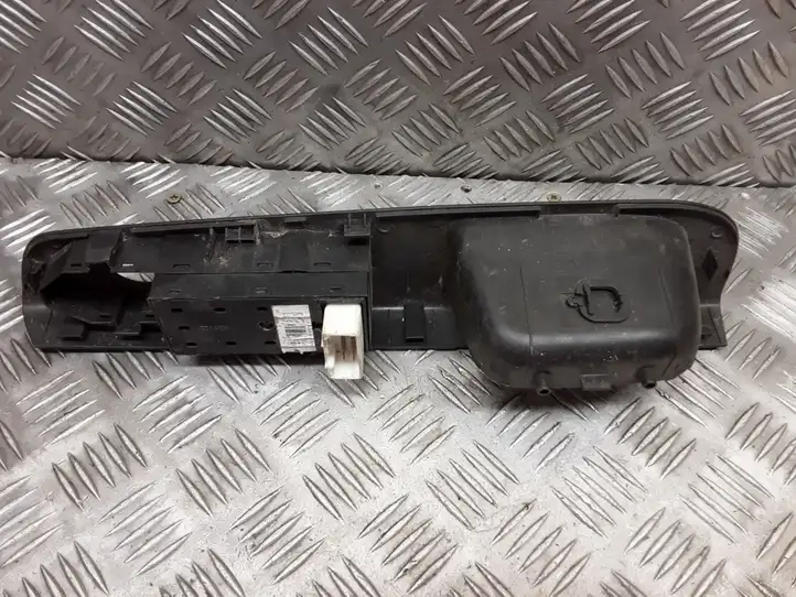Kia Ceed (2006 - 2010) 369493 Кнопка стеклоподъемников — фото 2