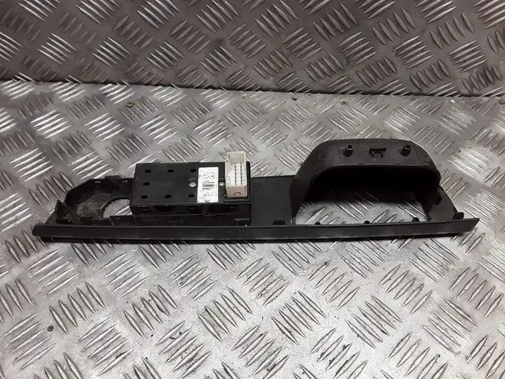 Kia Ceed (2006 - 2010) 369493 Кнопка стеклоподъемников — фото 3