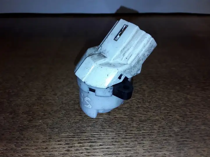 Kia Carens I (2002 - 2006) Контактная группа замка зажигания — фото 2