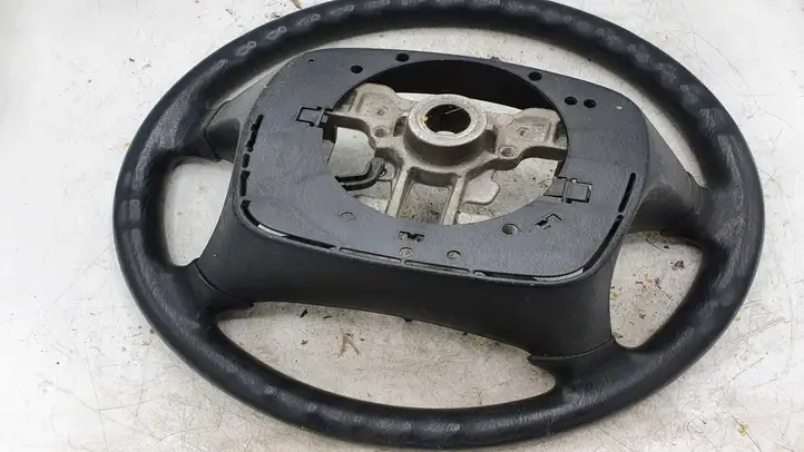 Toyota Avensis Verso (2001 - 2004) Руль — фото 2