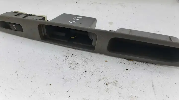 Toyota Avensis Verso (2001 - 2004) 7447427244100 Блок кнопок стеклоподъемников — фото 1