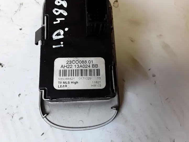 Land Rover Discovery 4 - LR4 (2009 - 2013) AH2213A024BB Включатель фонарей — фото 2