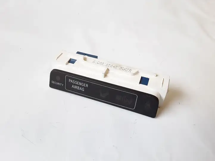 Toyota Verso (2009 - 2012) 839500F010 Дисплей — фото 1