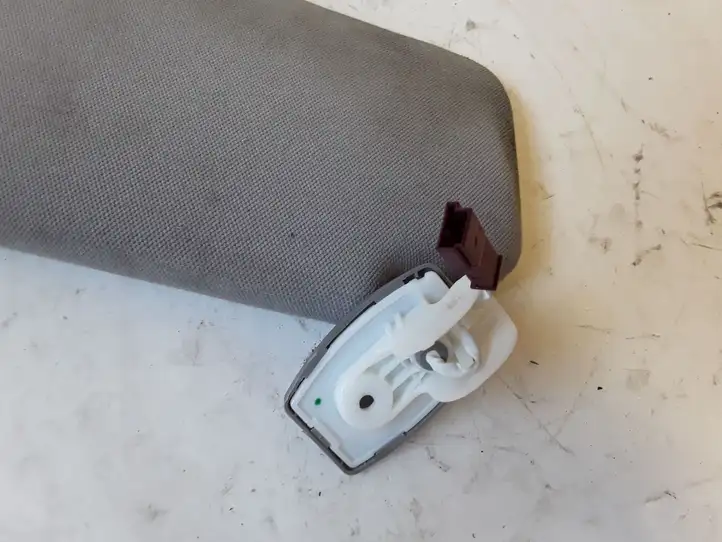 BMW 7 F01 F02 F03 F04 (2008 - 2016)   Щиток от солнца