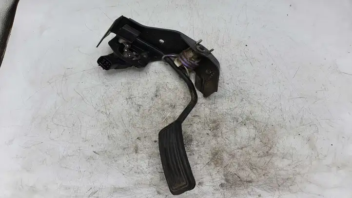 Toyota Corolla Verso E121 (2004 - 2007) Педаль акселератора — фото 1