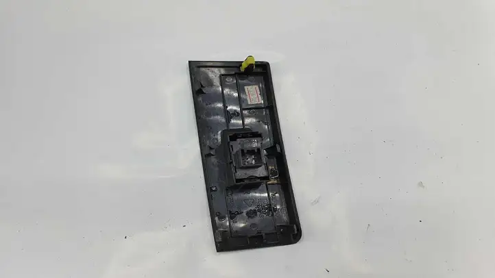 Toyota Corolla Verso AR10 (2004 - 2009) 742310F030 Блок кнопок стеклоподъемников — фото 2