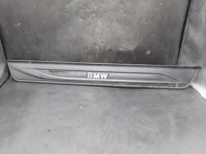 BMW 5 E60 E61 (2004 - 2010) 57550913 Внутренняя отделка переднего порога — фото 1