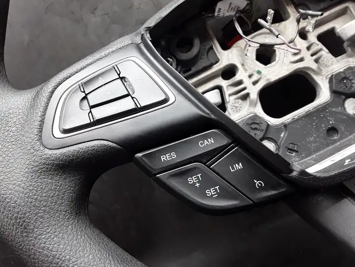 Ford Focus (2015 - 2019) F1EB3600EJ3ZHE Руль — фото 7