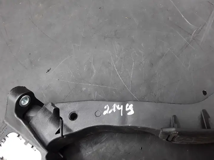Toyota Verso (2009 - 2012) 7811002011 Педаль акселератора — фото 5