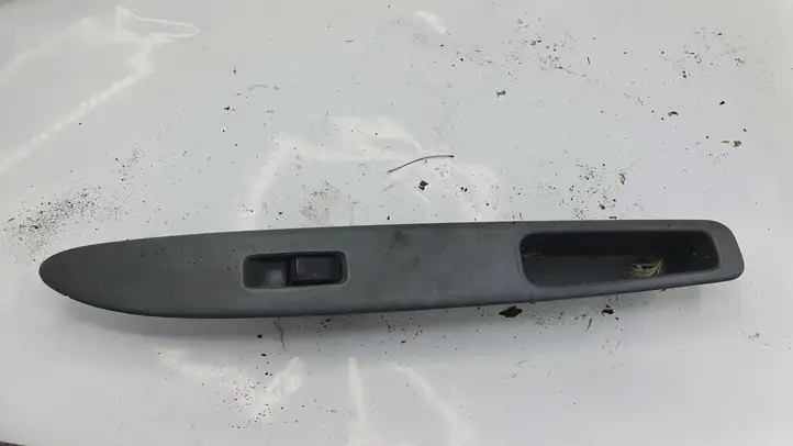 Toyota Avensis Verso (2001 - 2004) 7423144190 Блок кнопок стеклоподъемников — фото 1