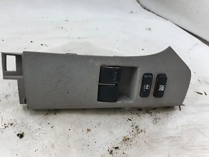 Toyota Yaris (2005 - 2009) 742320D110 Блок кнопок стеклоподъемников — фото 1