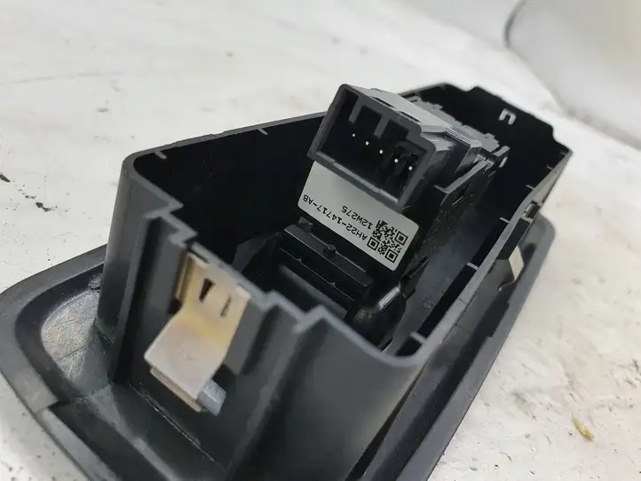 Land Rover Range Rover Sport (2009 - 2013)  AH22240A40 Кнопка стеклоподъемников