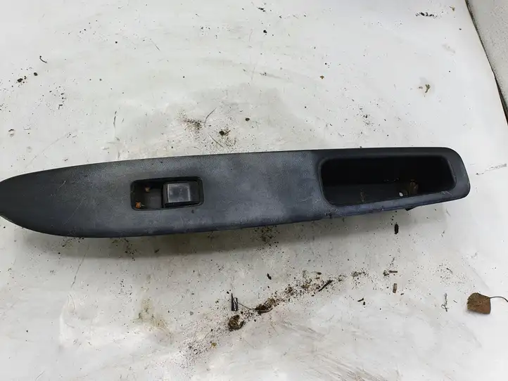Toyota Avensis Verso (2001 - 2004) 7423144190 Блок кнопок стеклоподъемников — фото 1