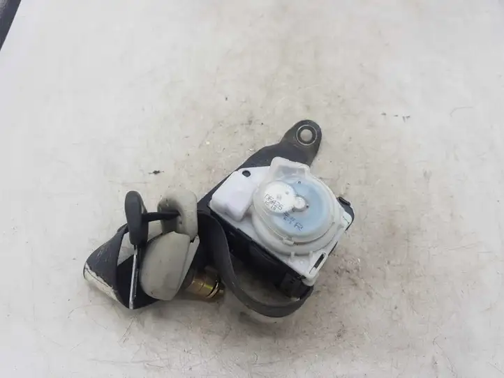 Toyota Corolla Verso E121 (2004 - 2007) DF426 Задний ремень безопасности — фото 1
