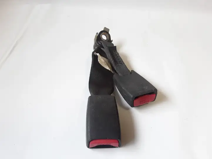 Chrysler 300C (2005 - 2011)  2021686 Задний средний замок ремня