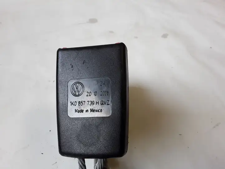 Seat Leon (1P) (2005 - 2012) 1K0857739H Задний средний замок ремня — фото 3
