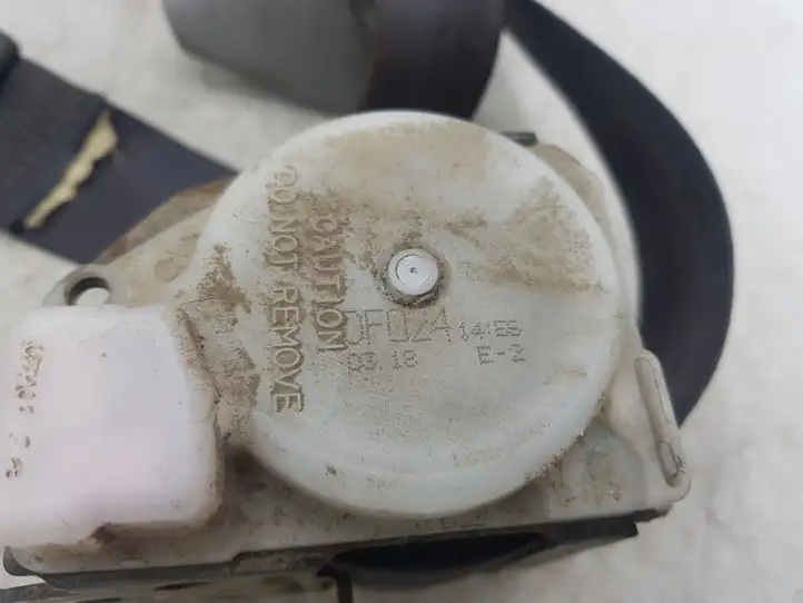 Toyota Avensis Verso (2001 - 2004) DF024 Задний ремень безопасности — фото 2