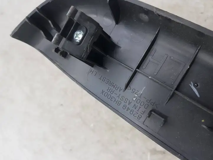 Nissan X-Trail T30 (2001 - 2007) 829498H300X Накладка кнопки стеклоподъемника — фото 2