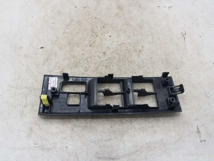 Toyota Corolla Verso E121 (2004 - 2007) 742320F010 Накладка кнопки стеклоподъемника — фото 3