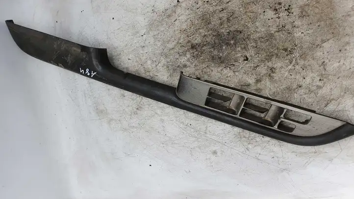 Nissan X-Trail T30 (2001 - 2007) 809498H700 Накладка кнопки стеклоподъемника — фото 1