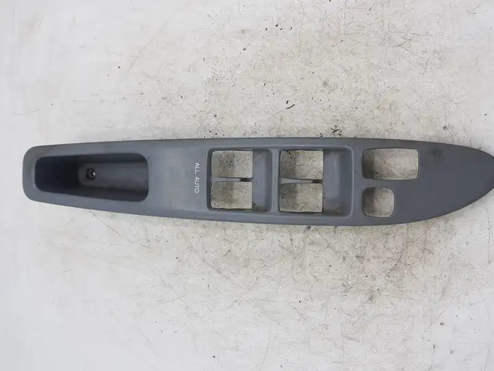Toyota Avensis Verso (2001 - 2004) 7423244130 Накладка кнопки стеклоподъемника — фото 1