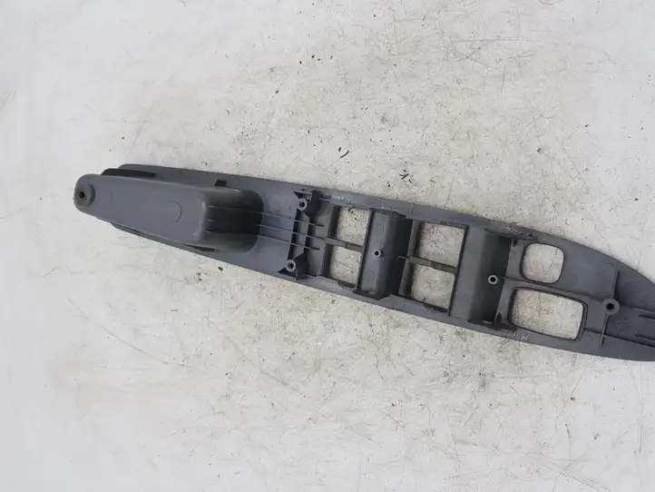 Toyota Avensis Verso (2001 - 2004) 7423244130 Накладка кнопки стеклоподъемника — фото 2