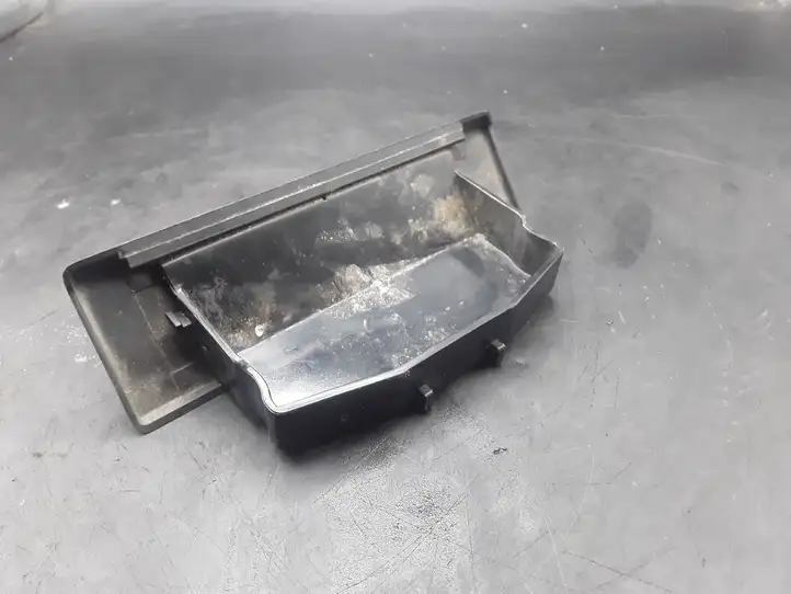 Land Rover Discovery (2009 - 2013)  AH2204812B Другая центральная деталь консоли (туннеля)