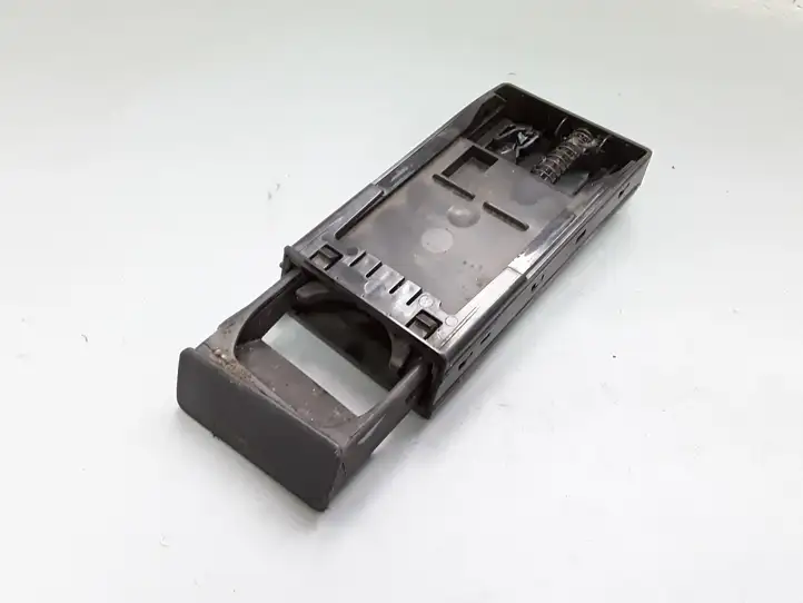 Mitsubishi Outlander (2007 - 2012)  GN62104480 Держатель чашки