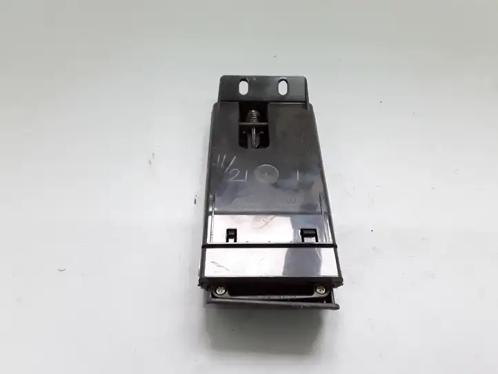 Mitsubishi Outlander (2007 - 2012)  GN62104480 Держатель чашки