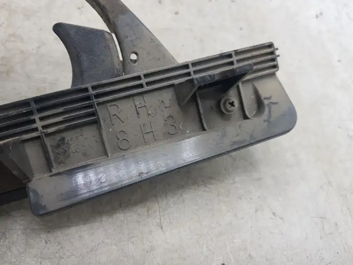 Nissan X-Trail T30 (2001 - 2007)  RH8H3 Держатель чашки