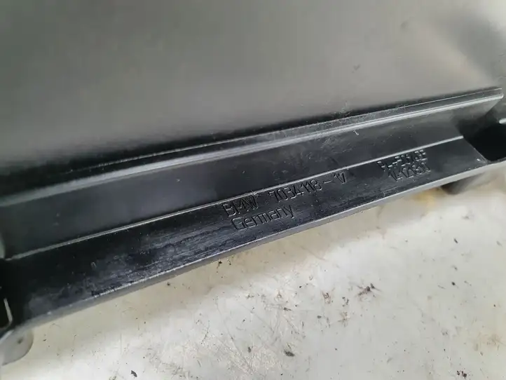 BMW 5 E60 E61 (2004 - 2010) 703411817 Отделка магнитолы — фото 3