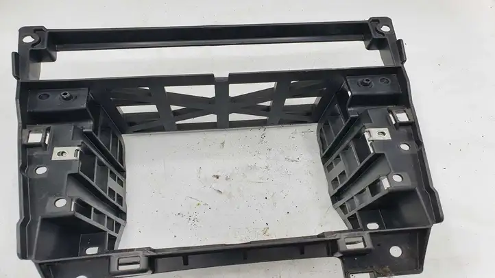 BMW 5 E60 E61 (2004 - 2010)  703411819 Отделка радио/ навигации