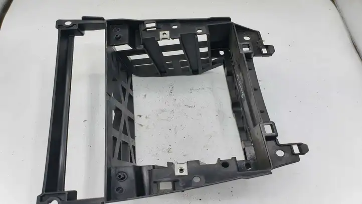 BMW 5 E60 E61 (2004 - 2010)  703411819 Отделка радио/ навигации