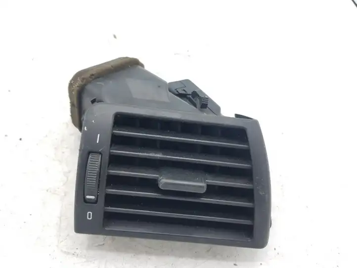 BMW 3 E46 (1998 - 2005) 64228361898 Боковой воздушный дефлектор — фото 1