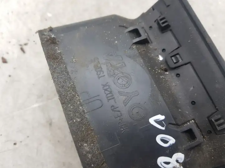 Toyota Corolla E120 E130 (2000 - 2004) Боковой воздушный дефлектор — фото 3