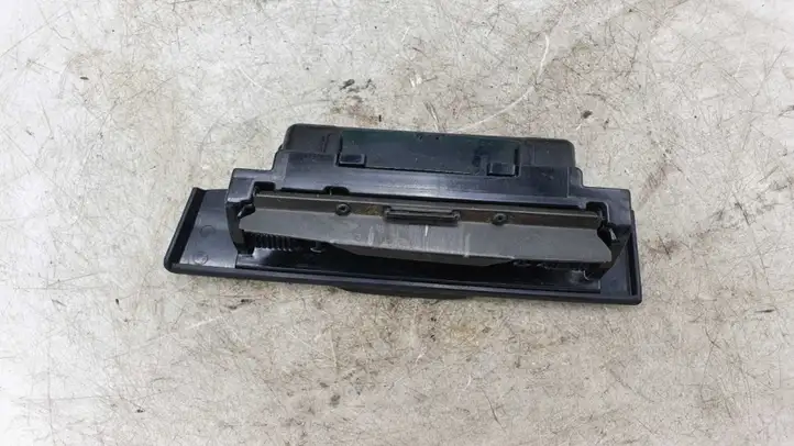Toyota Corolla Verso E121 (2001 - 2004) 1A411027G Передняя пепельница — фото 3