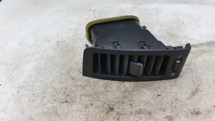 Toyota Corolla Verso E121 (2001 - 2004) 1556423020 Боковой воздушный дефлектор — фото 1