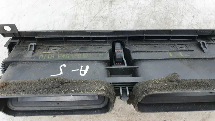 BMW 3 E46 (1998 - 2005) 335601 Центральный воздушный дефлектор — фото 2