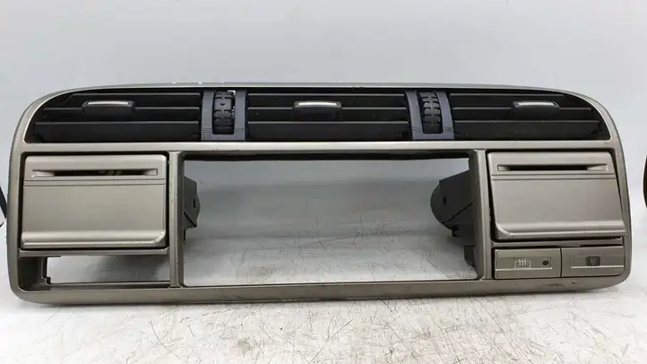 Nissan X-Trail T30 (2001 - 2007) E5715171100 Центральный воздушный дефлектор — фото 1