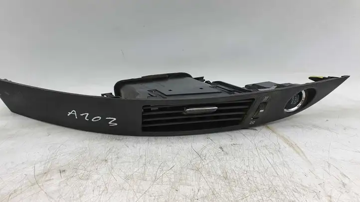 Toyota Corolla Verso E121 (2004 - 2007) 5568064020 Боковой воздушный дефлектор — фото 1