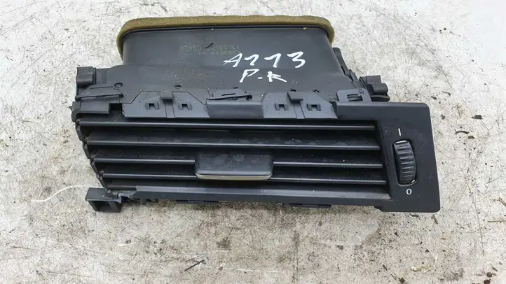 BMW 5 E60 E61 (2004 - 2010) 695361901 Боковой воздушный дефлектор — фото 1