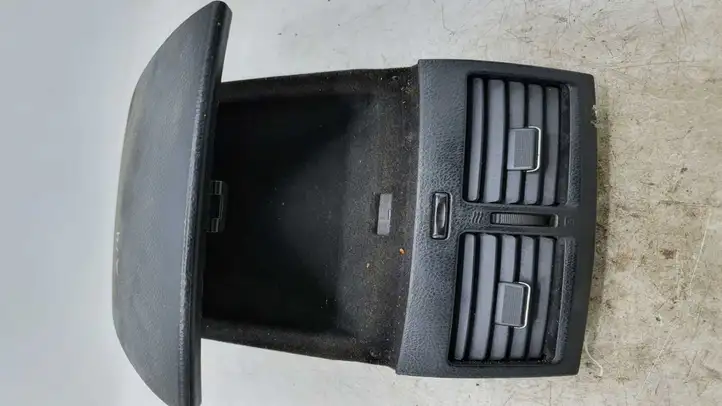 Toyota Avensis Verso (2001 - 2004) 55412370A1 Центральный воздушный дефлектор — фото 1