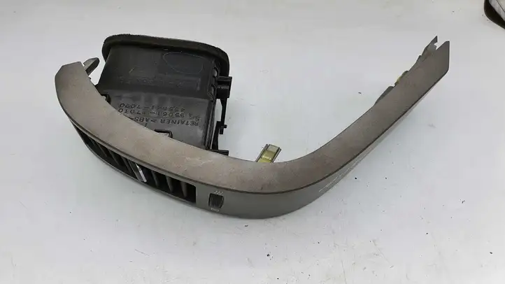 Toyota Prius (XW20) (2003 - 2009) 5566047020 Боковой воздушный дефлектор — фото 1