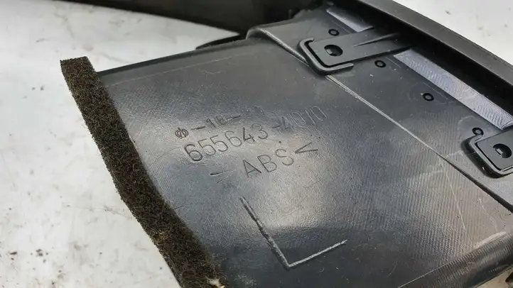 Toyota Corolla Verso E121 (2001 - 2004) 6556434010 Боковой воздушный дефлектор — фото 2